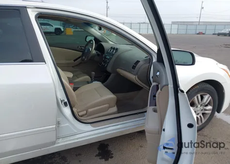 2010 Nissan Altima 2.5 S z USA, uszkodzony, nr VIN 1N4AL2AP8AC138281